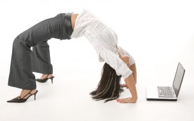 How does qualitative software influence analysis?